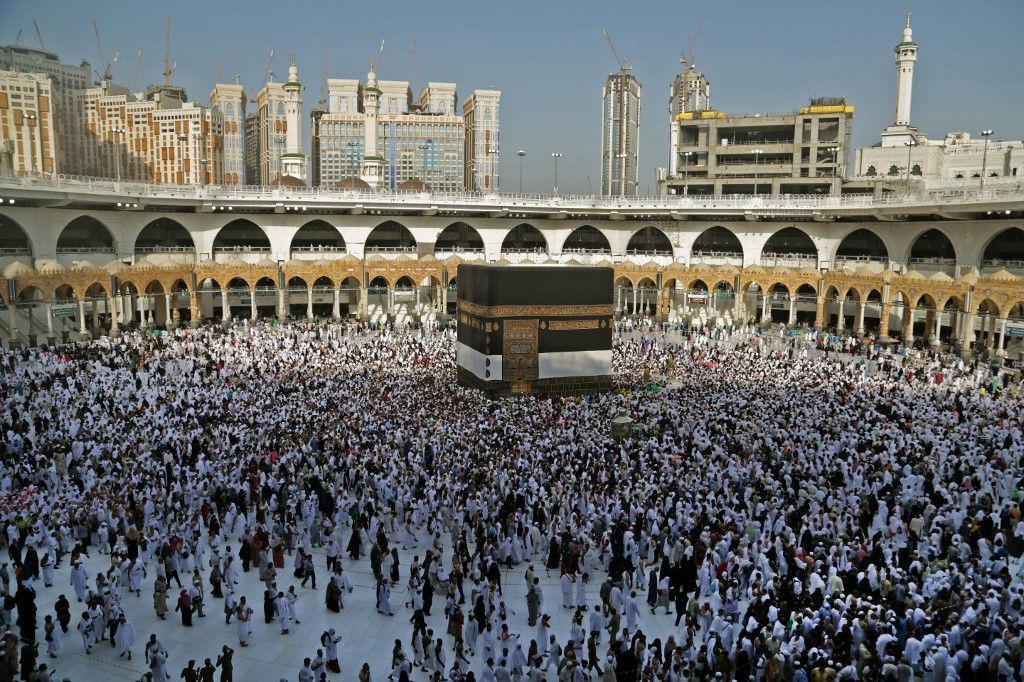 رحلة حجاج بالدراجات من لندن إلى مكة في 60 يوما