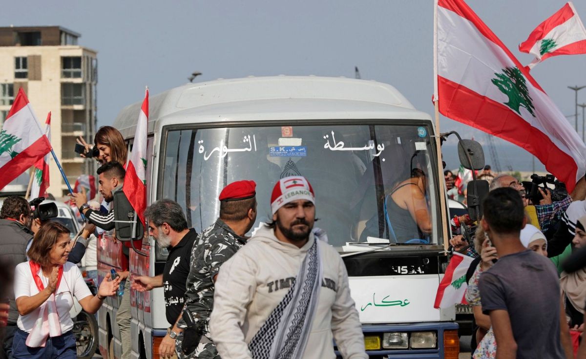"بوسطة الثورة"... من شمال لبنان الى جنوبه