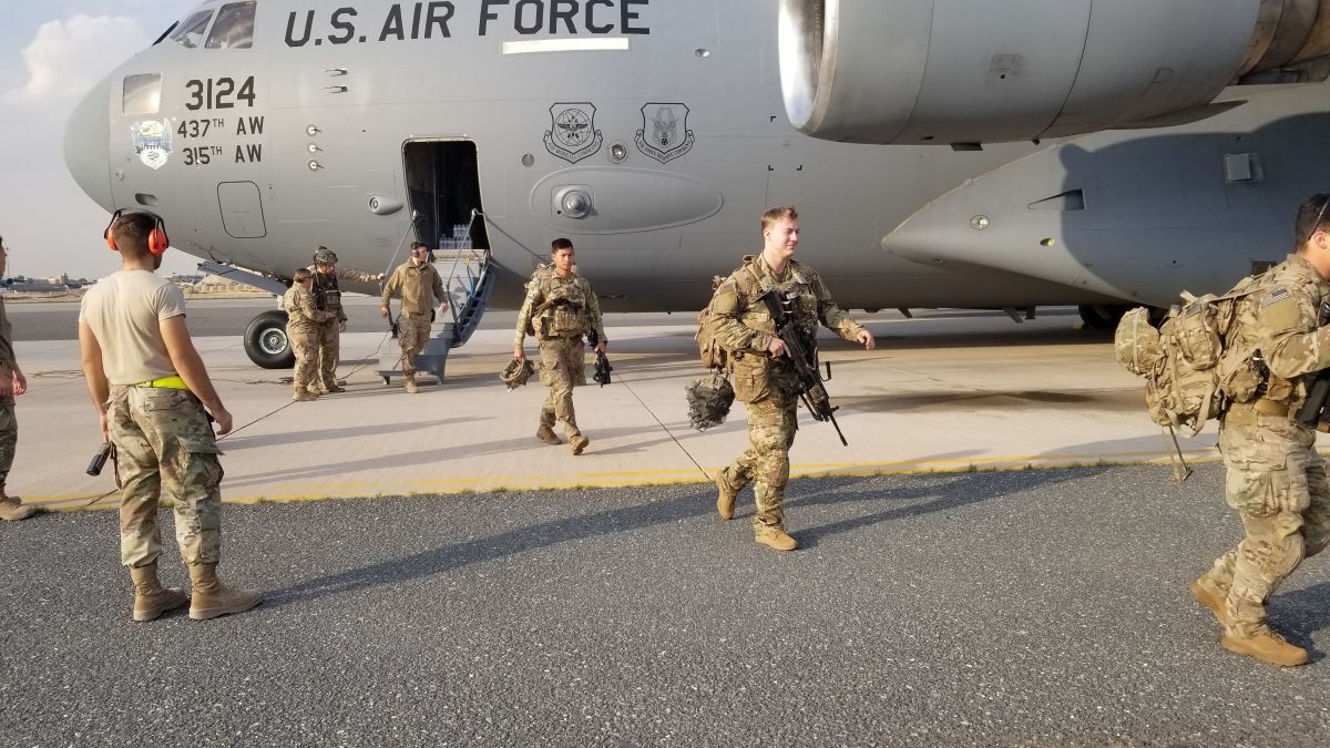 U.S. Army paratroopers from the 82nd Airborne Division arrive at Ali Al Salem Air Base, Kuwait, January 2, 2020. Picture taken January 2, 2020. U.S