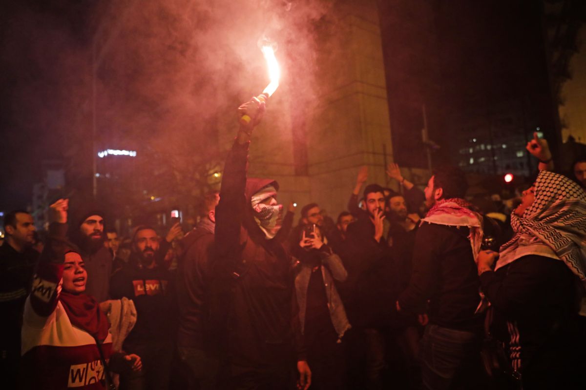 إنهيار كبير وأزمات تكشفها الأرقام.. لبنان إلى أين؟