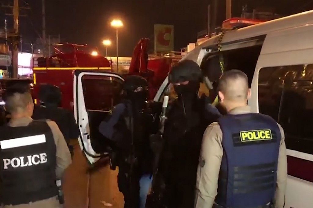 هجوم تايلند: القوات الأمنية تخرج الرهائن والمهاجم لا زال طليقاً