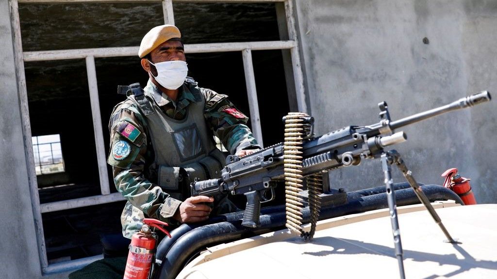 قتلى وجرحى في انفجار قنبلة بحافلة صغيرة شمال أفغانستان