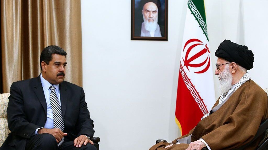 تبادل مصالح أم وسيلة لمد النفوذ.. لماذا تتمسك إيران بالعلاقة مع فنزويلا؟