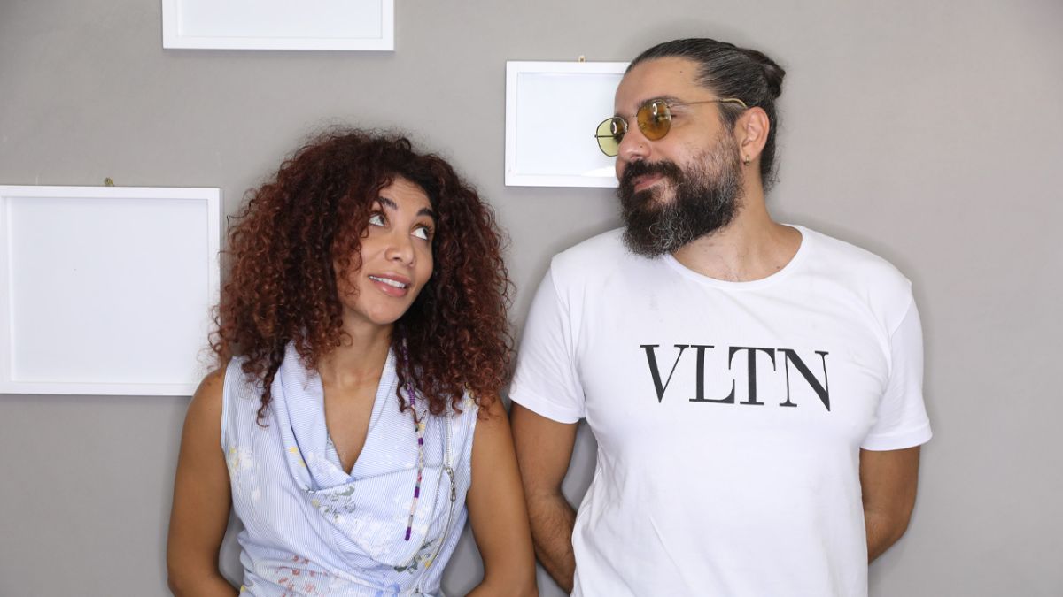 ريان جيلر ضيف “عشنا وشفنا” مع أمل طالب.. هل قصّ ريان قميصه؟ ?