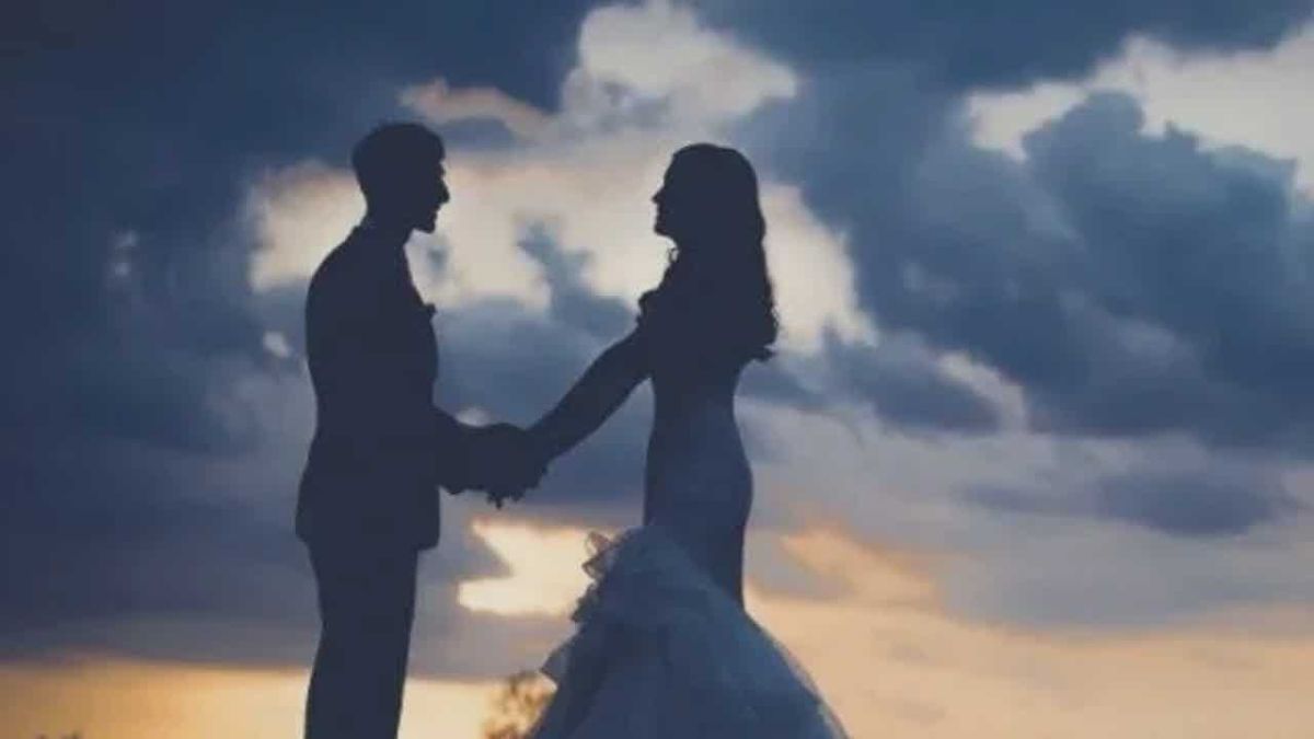 عروسان يعاقبان من لم يحضر حفل زفافهما.. هذا ما فعلاه