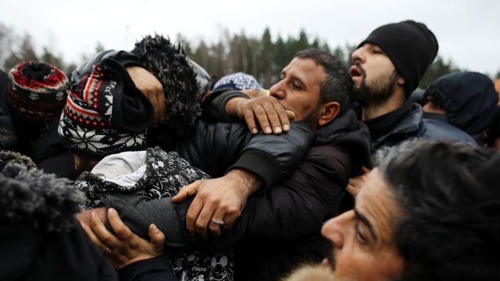 بالعين المجردة: الهاربون من الموت في بلدانهم يلقون المصير نفسه على الحدود بين بولندا وبيلاروسيا