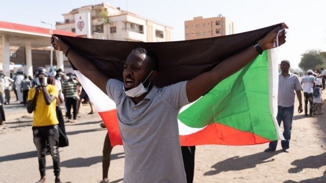 السودان.. إقالة عدد من ضباط المخابرات العامة