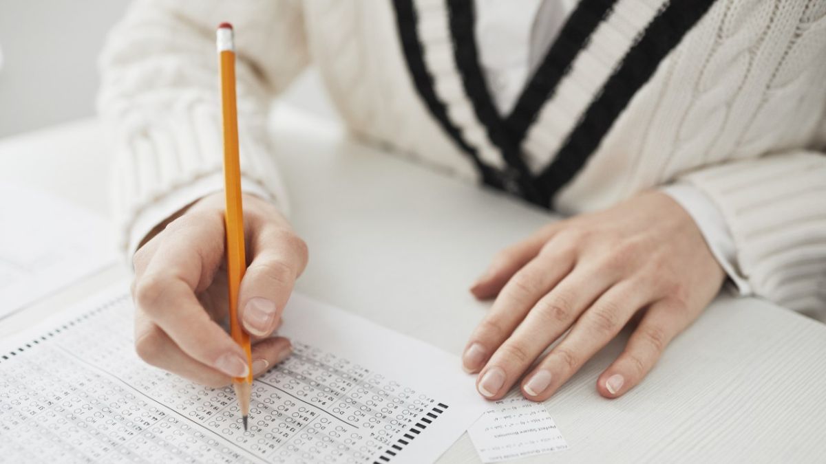 "ذبحتونا"..حملة تطالب بإلغاء نظام الفترتين لطلبة التوجيهي في الأردن