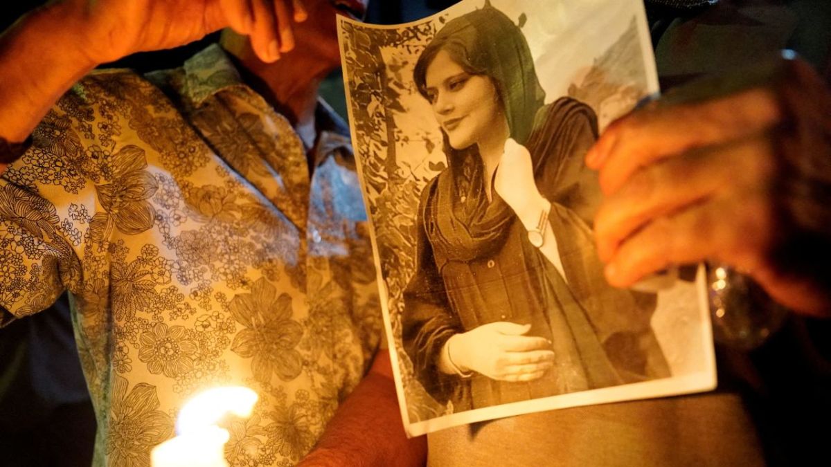 انتفاضة إيران.. انضمام 1000 عامل من"البتروكيماويات" للاحتجاجات المناهضة للنظام