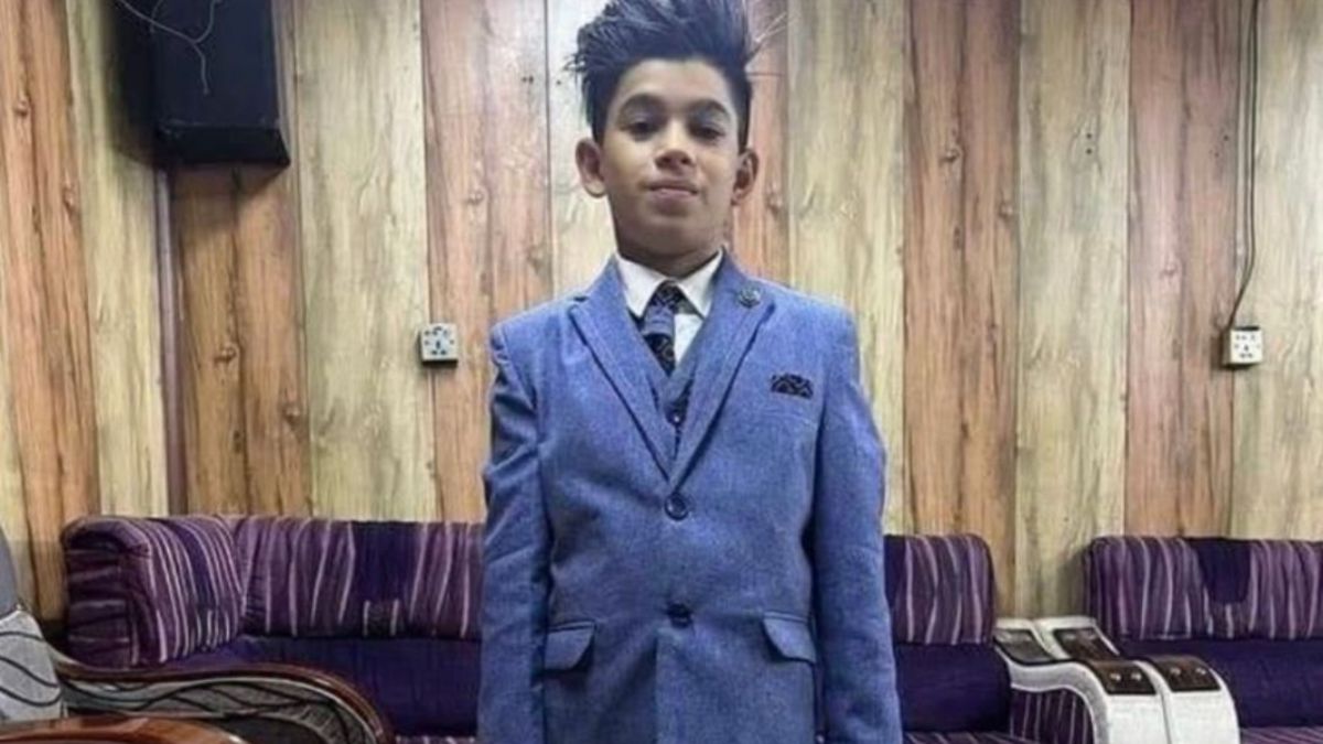 تريندينغ لايف| طفل الكوفة الذي يبيع الشاي مرتديا بدلة يثير الجدل في العراق