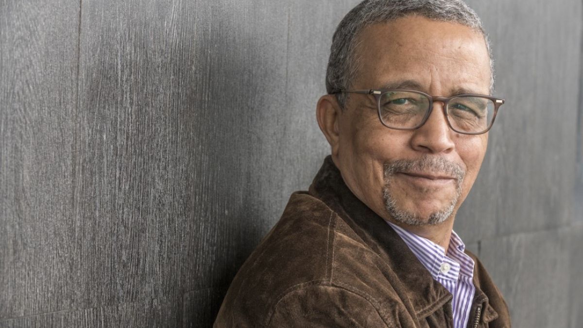 من يختبئ خلف الكاتب الجزائري ياسمينة خضرا؟ مقابلة خاصة مع أخبار الآن