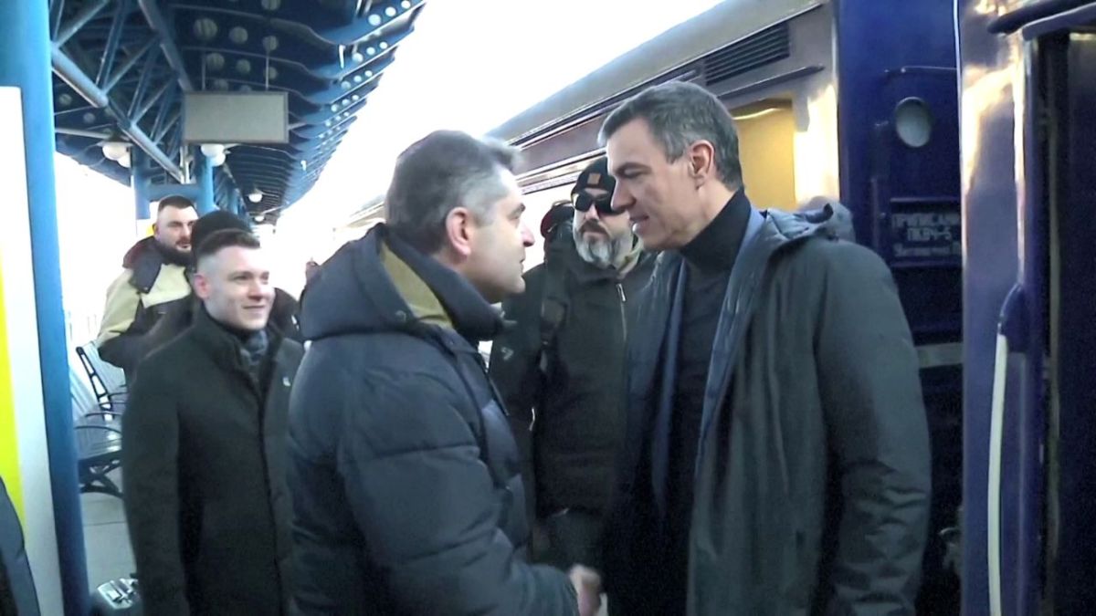 بعد بايدن وميلوني.. رئيس وزراء إسبانيا يزور كييف