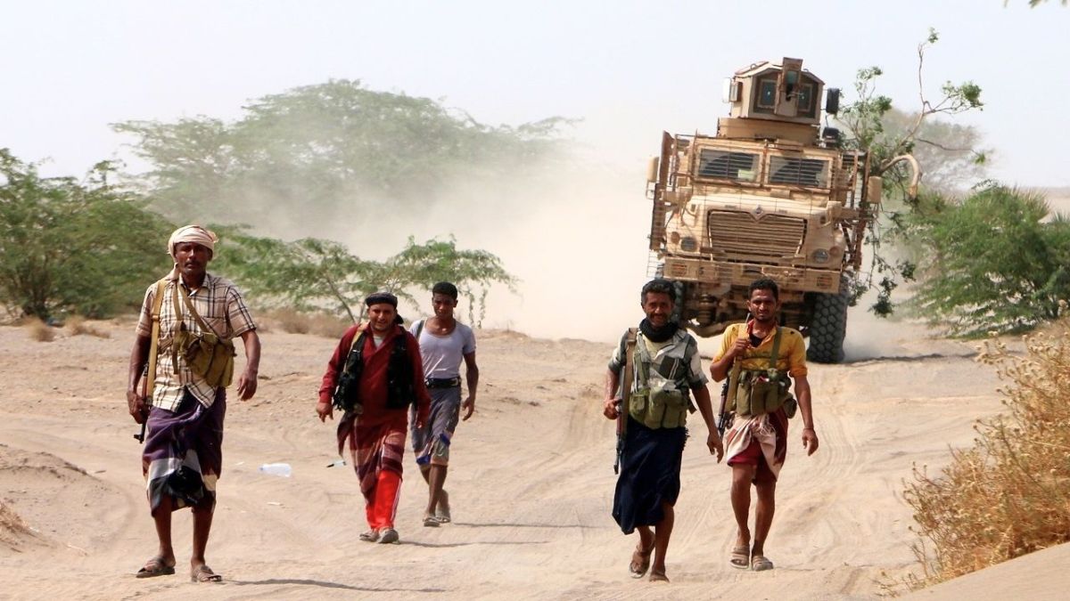 ميليشيا الحوثي تقتل مدنياً وتصيب اثنين في مسجد بمحافظة البيضاء