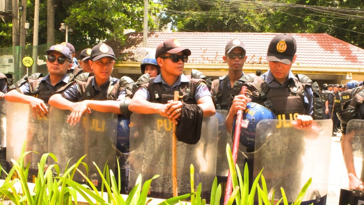 الفلبين تلقي القبض على إرهابي له صلة بتنظيم داعش.. ماذا ضبط معه؟