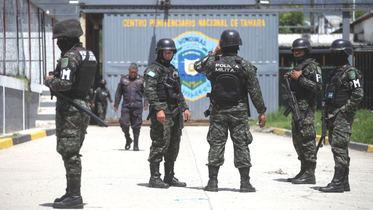 واقعة فرار على غرار أفلام هوليوود.. تفاصيل ما حدث في سجن هندوراس