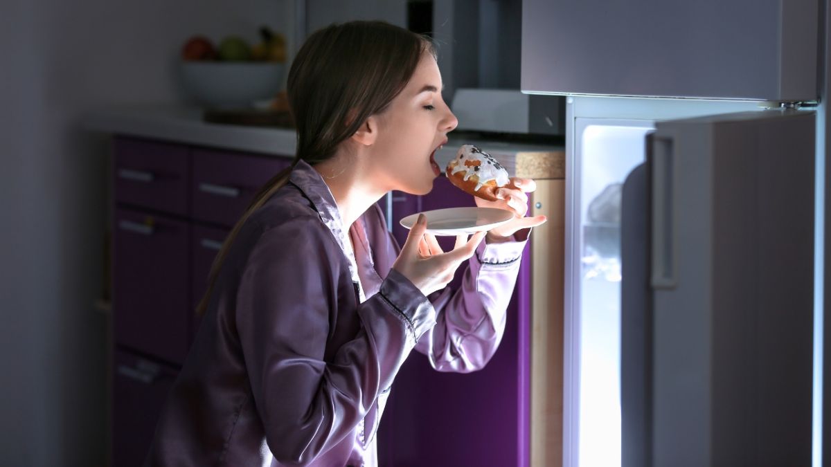 "أطهو الطعام وأتناوله وأنا نائم".. هل يحدث هذا الأمر فعلاً مع بعض الأشخاص؟