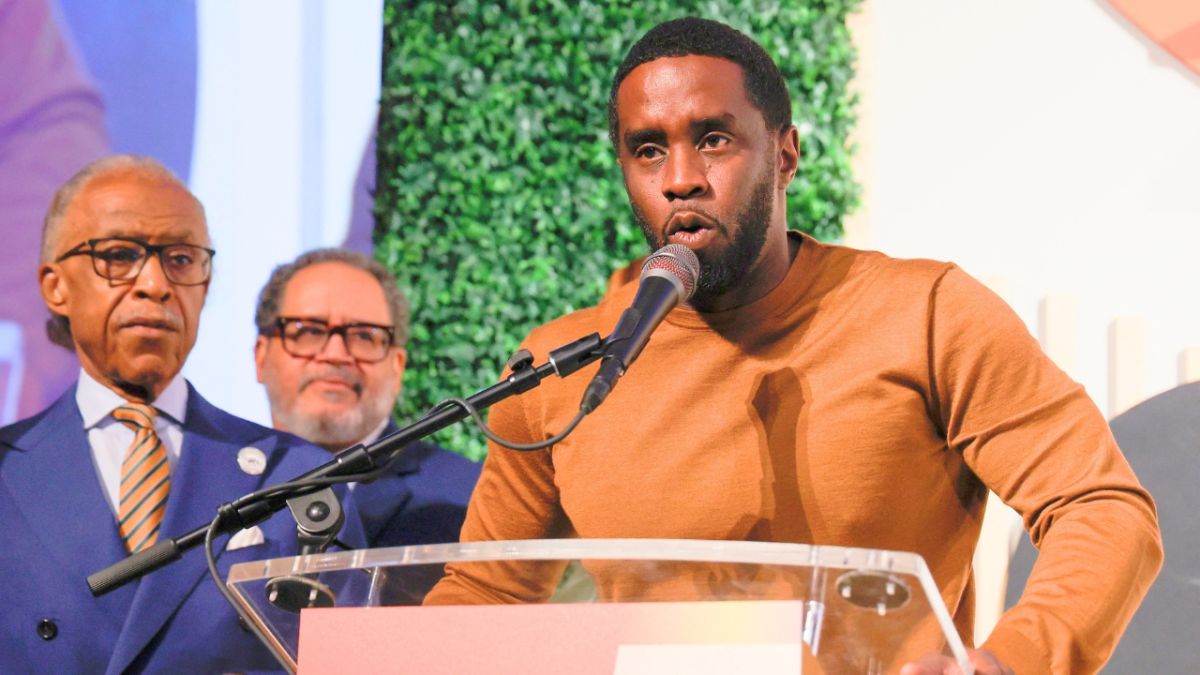 متهم بالابتزاز والاتجار بالجنس.. ديدي ينتظر المحاكمة