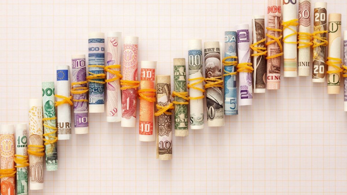 عملات الملاذ الآمن ترتفع بعد إطلاق إيران صواريخ على إسرائيل