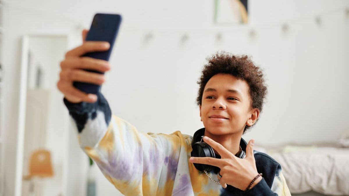 بسبب مخاطر صحية.. هذه الدولة تعتزم حظر وسائل التواصل الاجتماعي لمن دون الـ16