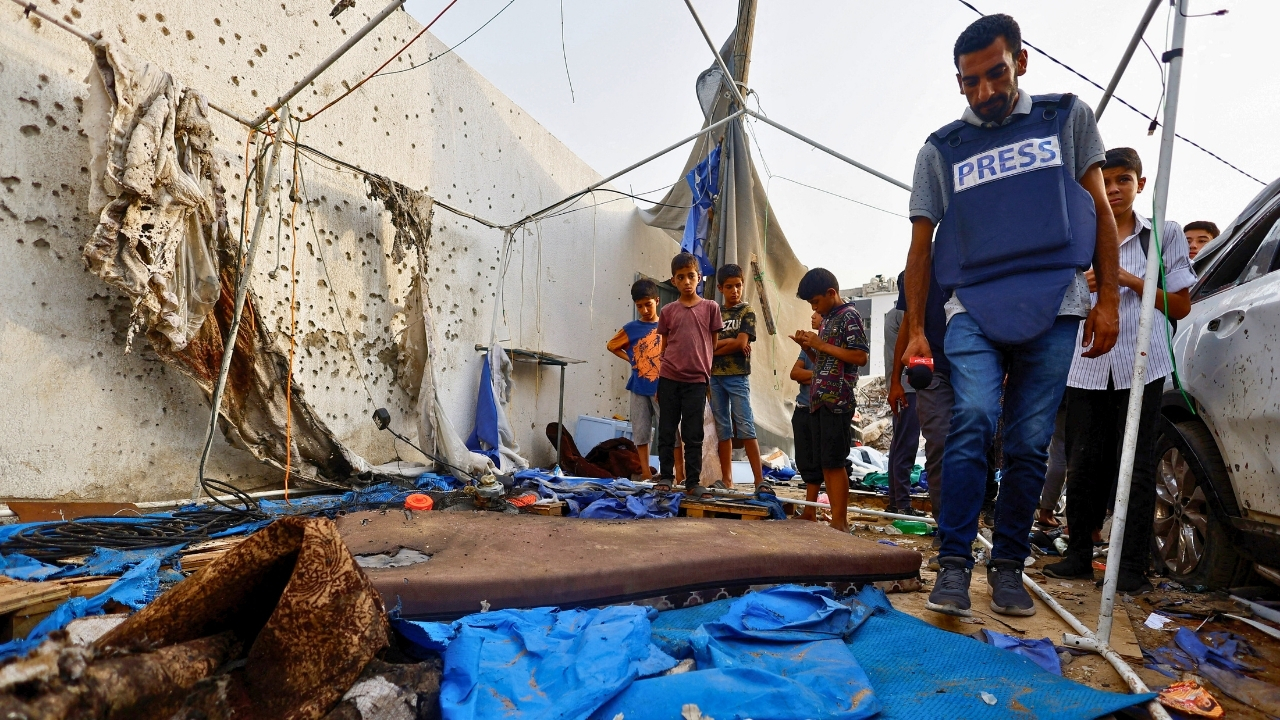 إسرائيل تقر باستهداف الصحفي أنس الشريف في غزة