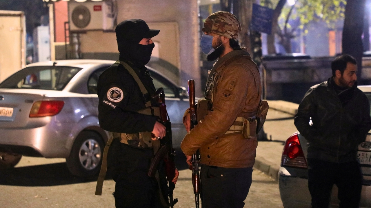 سوريا.. المقاتلون الأجانب يطالبون بالجنسية.. فما موقف الحكومة؟